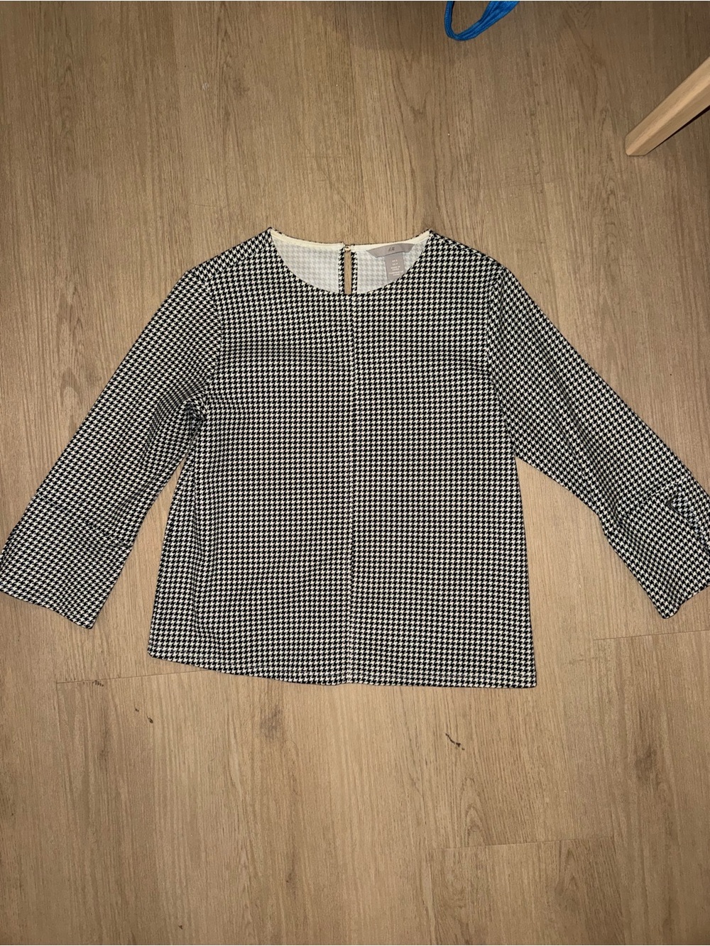 H&M Black and White Houndstooth Round-Neck Blouse